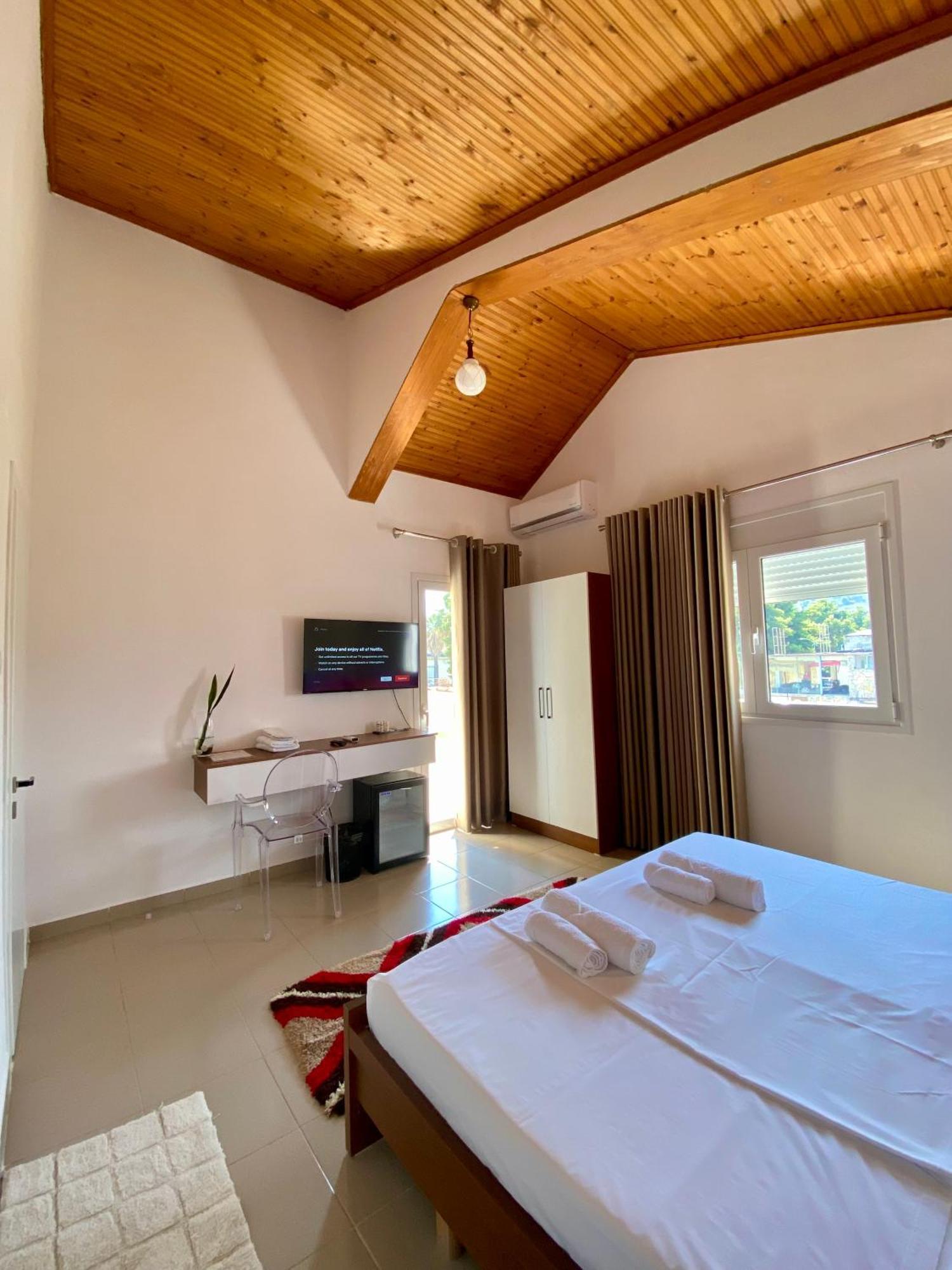 Villa Niku Берат Екстериор снимка